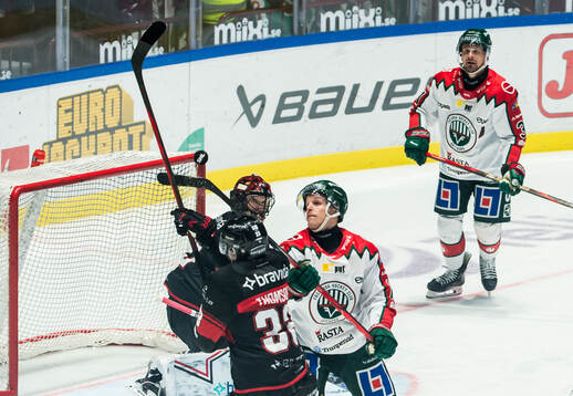 Malmö Redhawks Lassi Thomson och Frölundas Max Friberg