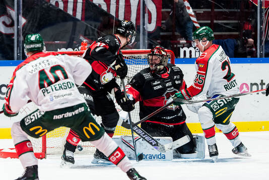 Malmö Redhawks målvakt Daniel Marmenlind och Frölundas