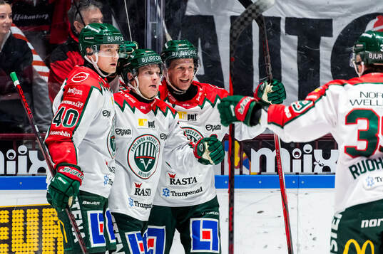 Frölundas Arttu Ruotsalainen jublar