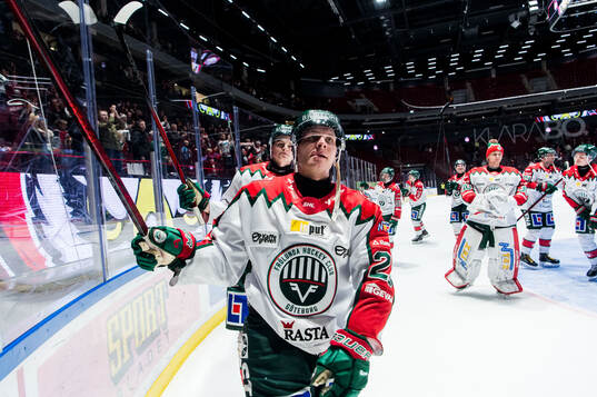 Frölundas Arttu Ruotsalainen jublar