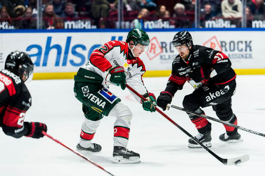 Frölundas Filip Cederqvist och Malmö Redhawks Johan