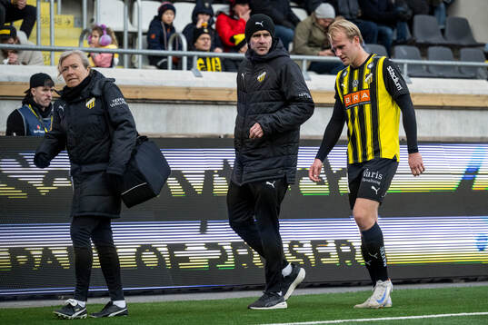Häckens Harry Hilvenius har ont