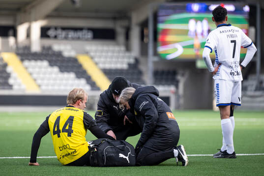 Häckens Harry Hilvenius har ont