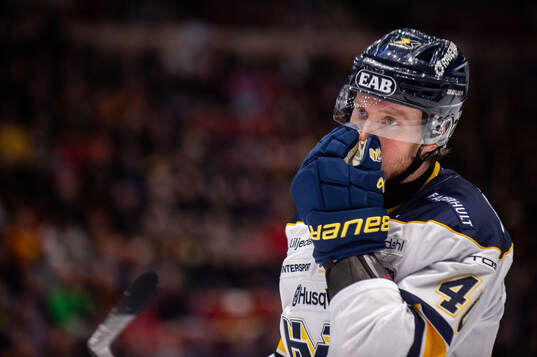 HV71s Oskar Stål-Lyrenäs deppar