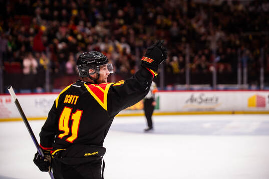 Brynäs Greg Scott jublar