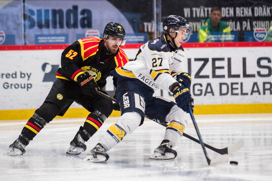 Brynäs Jack Kopacka och HV71s Jonathan Ang