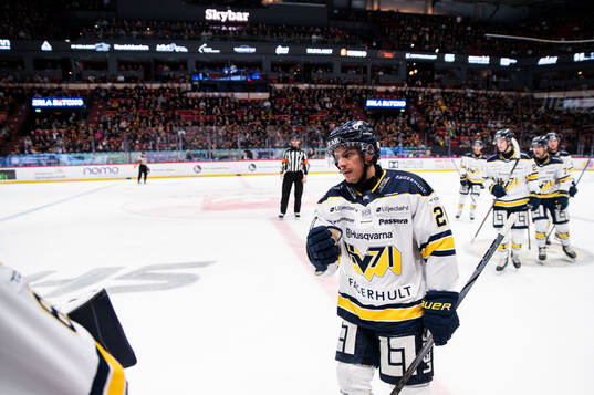 HV71s Andre Petersson jublar