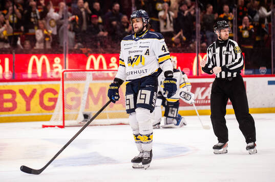 HV71s Joona Luoto deppar
