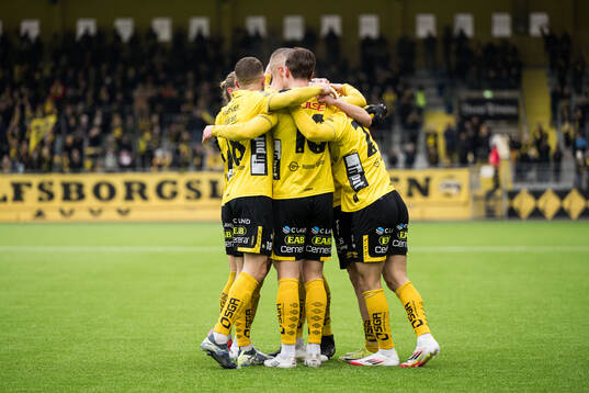 Elfsborgs Gottfrid Rapp jublar med Sebastian Holmen Simon