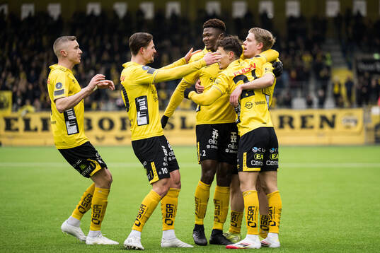 Elfsborgs Gottfrid Rapp jublar med Sebastian Holmen Simon