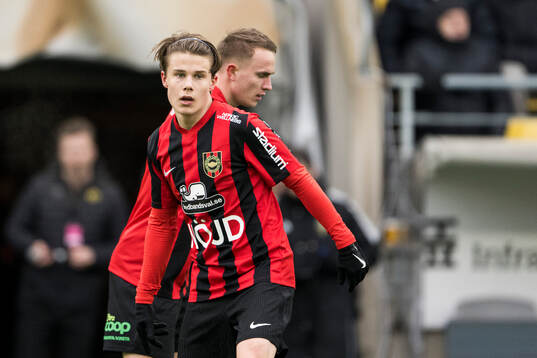 Brommapojkarnas Love Arrhov jublar
