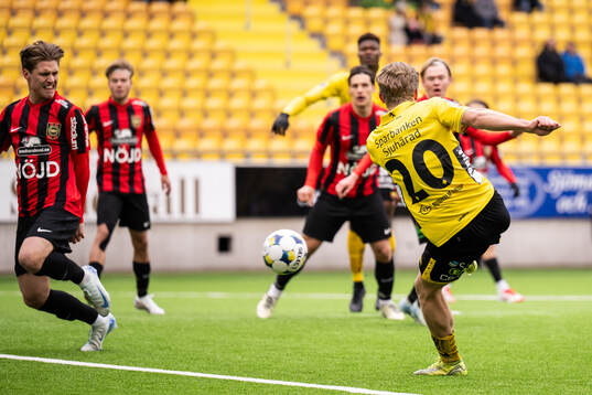 Elfsborgs Gottfrid Rapp skjuter 1-0