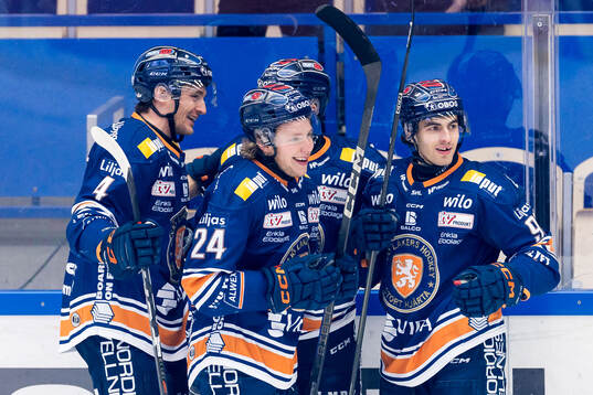 Växjös Karl Henriksson jublar