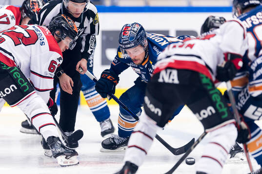 Örebros Robert Leino och Växjös Otto Koivula