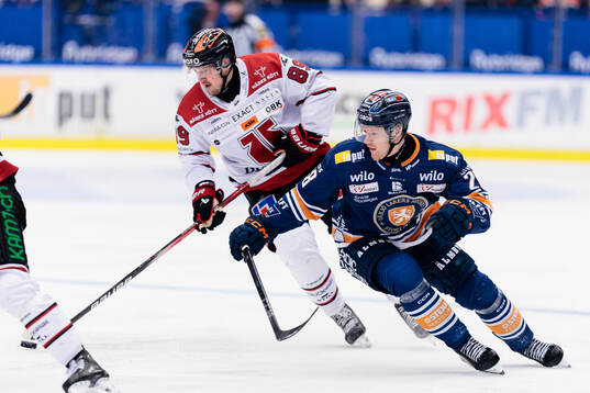 Örebros Patrik Karlkvist och Växjös Hugo Gustafsson