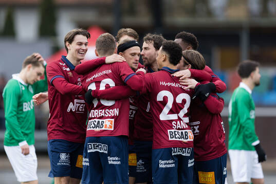 Örgrytes Charlie Vindehall jublar