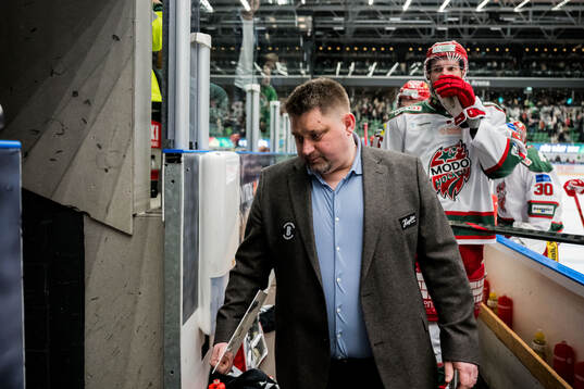 Modos tränare Mattias Karlin deppar