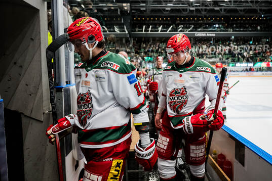 Modos Alexander True och Tobias Winberg deppar