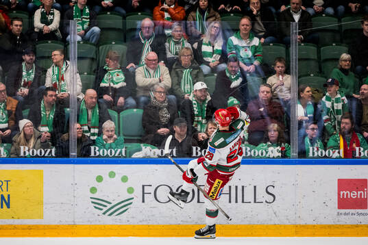 Modos Mikkel Aagaard jublar