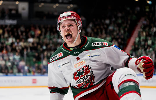 Modos Mikkel Aagaard jublar