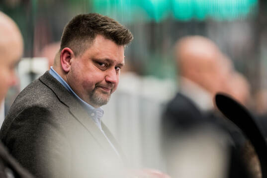 Modos tränare Mattias Karlin
