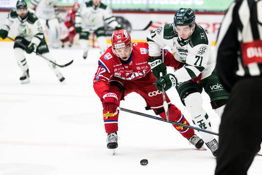 Timrås Linus Eriksson och Färjestads Viktor Lodin