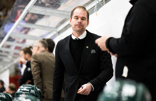 Färjestads tränare Thomas Mitell deppar