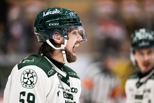 Färjestads Linus Johansson reagerar
