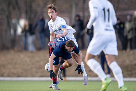 Helsingborgs Wilhelm Nilsson och Östers Alibek Aliev