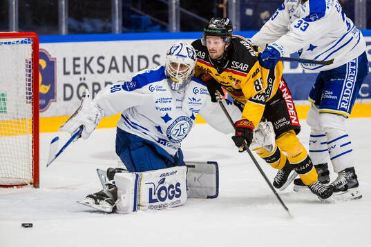 Leksands målvakt Mantas Armalis och Luleås Mathias Bromé
