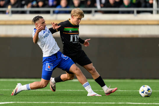 IFK Norrköpings Moutaz Neffati och GAISs Rasmus Niklasson