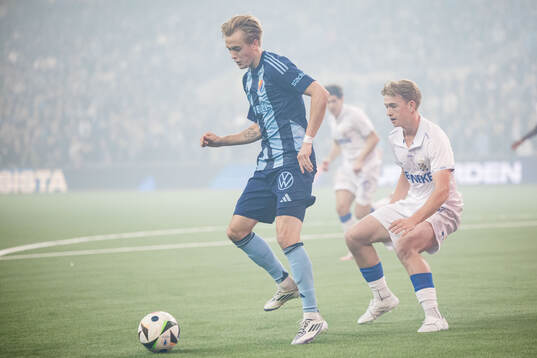 Djurgårdens Oskar Fallenius och IFK Göteborgs Noah Tolf