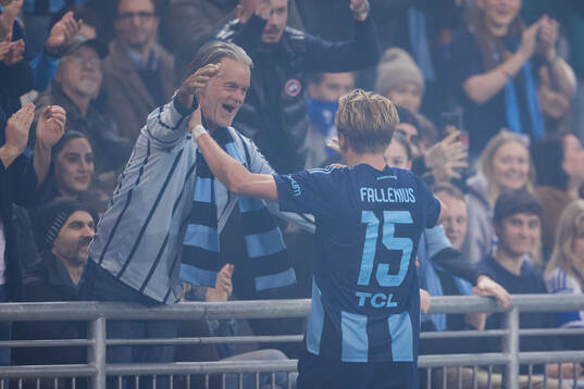Djurgårdens Oskar Fallenius jublar
