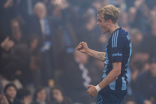 Djurgårdens Oskar Fallenius jublar