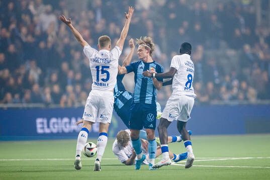 Djurgårdens Tobias Gulliksen mot IFK Göteborgs David