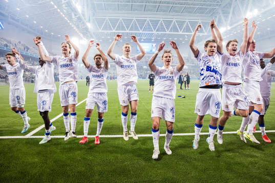 IFK Göteborgs spelare jublar