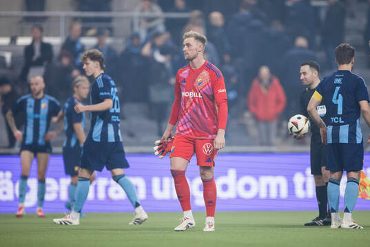 Djurgårdens målvakt Jacob Rinne deppar
