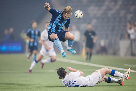 Djurgårdens Tobias Gulliksen och IFK Göteborgs Gustav