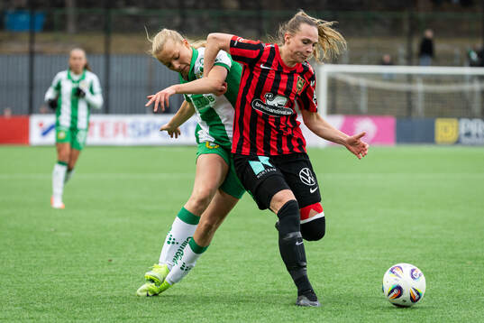 Hammarbys Smilla Holmberg och Brommapojkarnas Frida