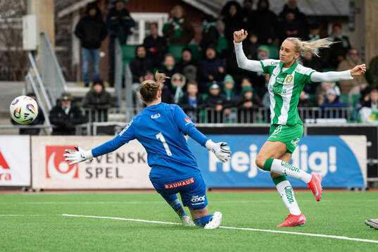Hammarbys Ellen Wangerheim gör 2-0 målet