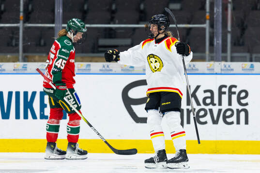 Brynäs Jenniina Nylund jublar