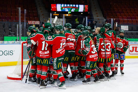 Frölundas spelare jublar