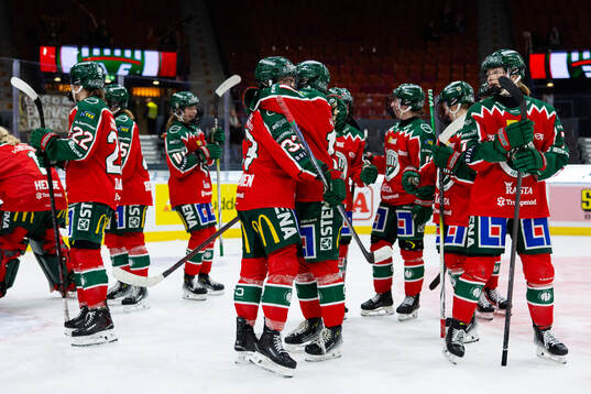 Frölundas spelare jublar