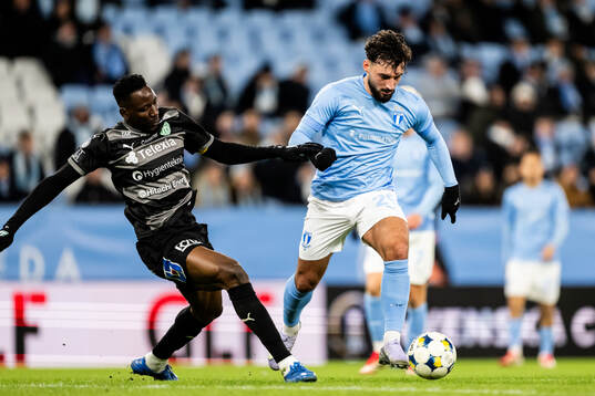 Västerås Frederic Nsabiyumva och Malmö FFs Sead