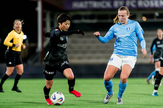Växjö DFFs Suzu Amano och Malmö FFs Sara Kanutte