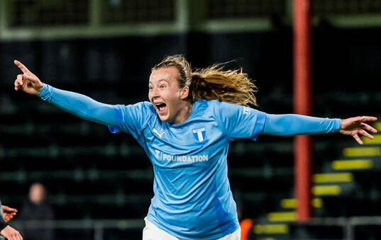 Bläddra bland fler bilder av Fotboll, Svenska Cupen, Malmö FF - Växjö DFF