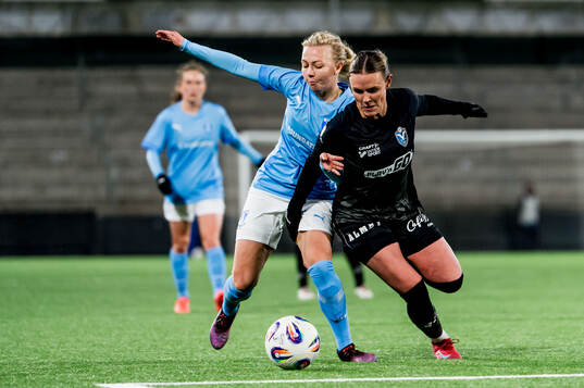 Malmö FFs Nathalie Hoff Persson och Växjö DFFs Maja Bodin