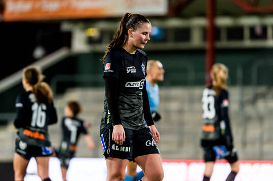 Växjö DFFs Josefin Harrysson deppar