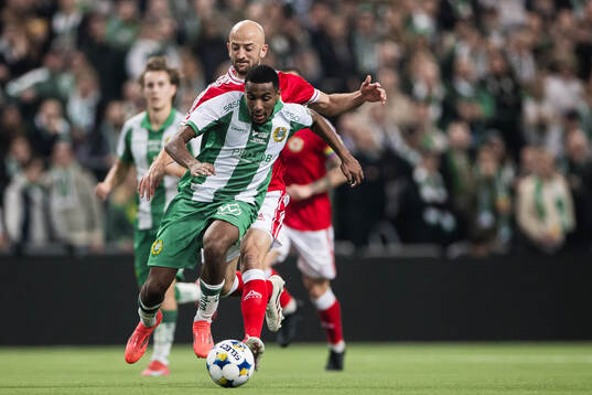 Hammarbys Paulos Abraham  och Kalmars Robert Gojani