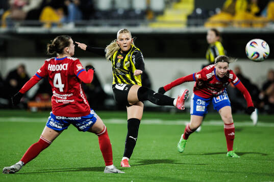 Häckens Matilda Nildén skjuter in 5-1 målet